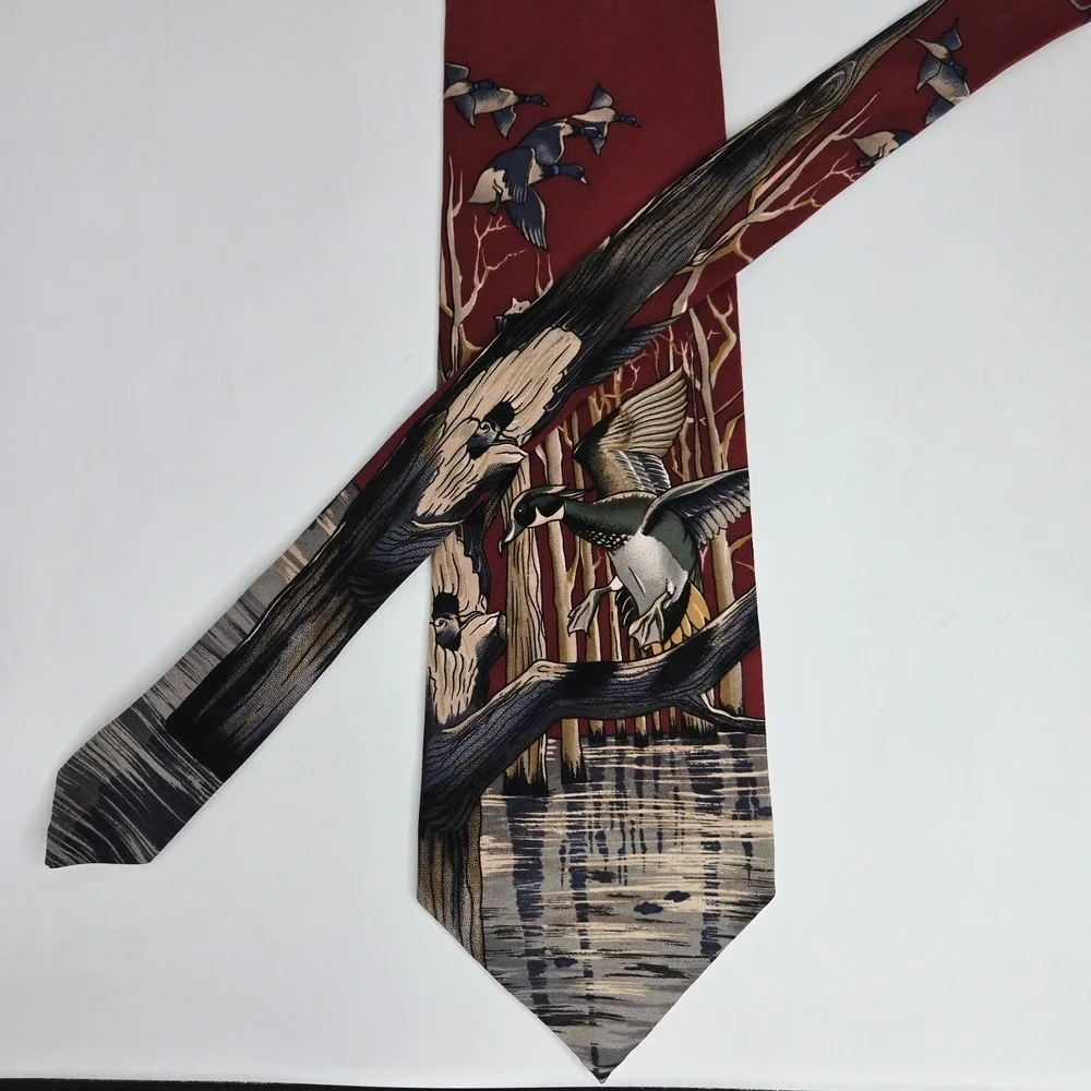 Vintage Flying Mallard Duck Silk Tie‎ Scenic Wetland Marsh Burgundy Red 4x57